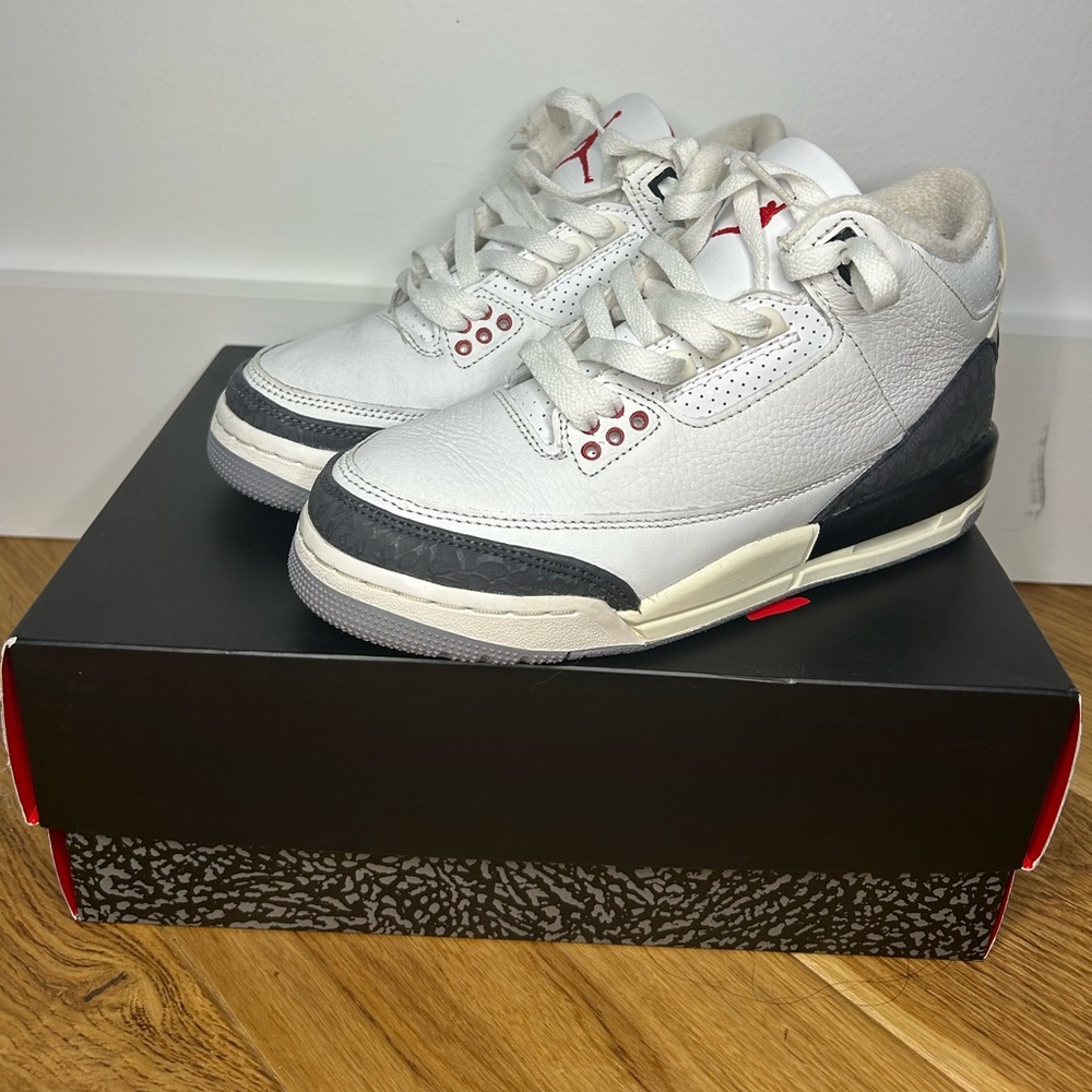 Jordan Kids Sneakers in White and Gray